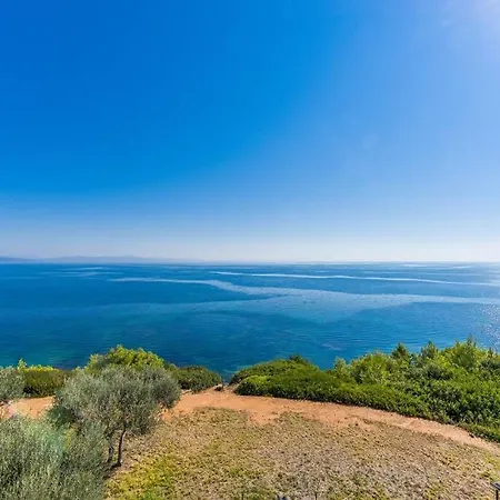 Cozy Cliff With Endless Seaview Nea Poteidaia